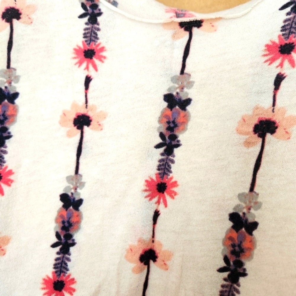 BDG Raw Hem Floral Pattern Tank - Picture 3 of 4